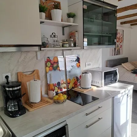 בית נופש Tiny House For 2 Bakar *