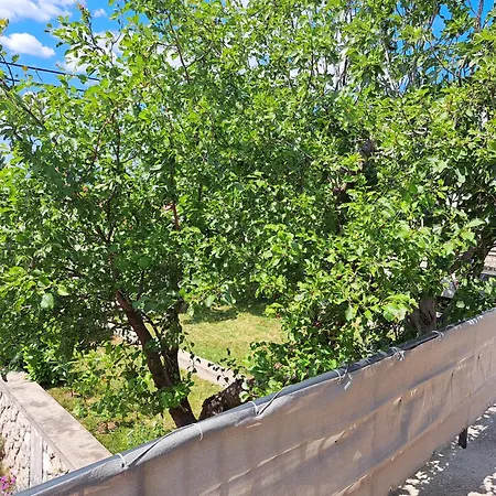 Tiny House For 2 Bakar *