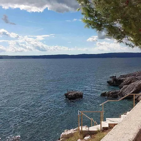 Tiny House For 2 Bakar