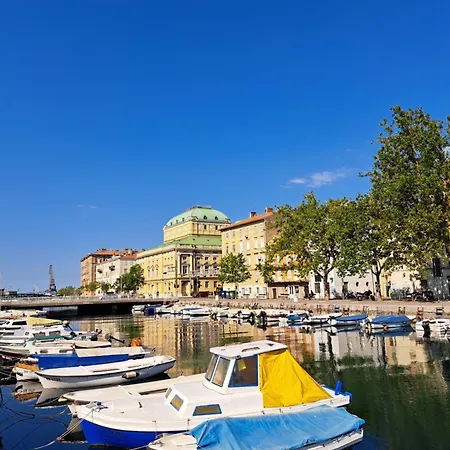 Tiny House For 2 Bakar Hreljin