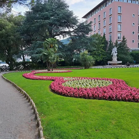 Tiny House For 2 Bakar *