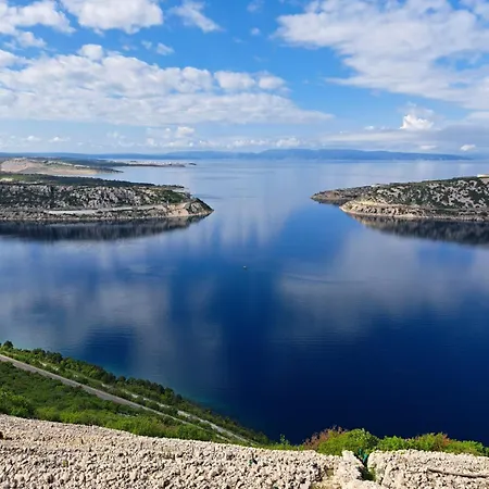 Tiny House For 2 Bakar Hreljin