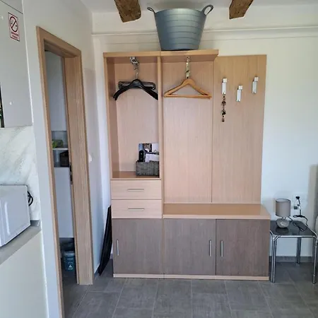 Tiny House For 2 Bakar *