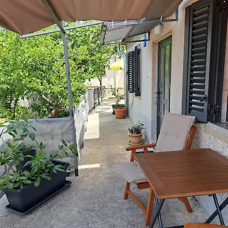 Tiny House For 2 Bakar Hreljin