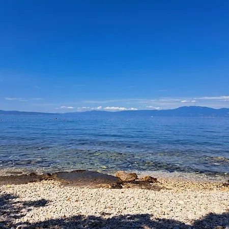 Tiny House For 2 Bakar