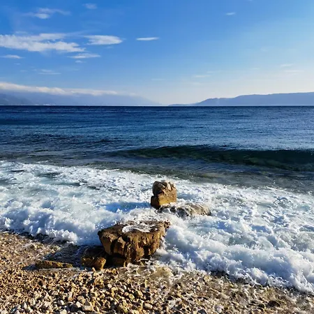 Tiny House For 2 Bakar Hreljin