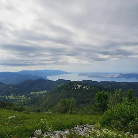 Tiny House For 2 Bakar Hreljin