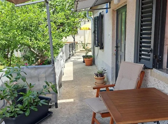 Tiny House For 2 Bakar Hreljin