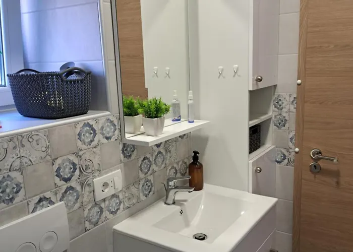 Tiny House For 2 Bakar Σπίτι διακοπών Hreljin